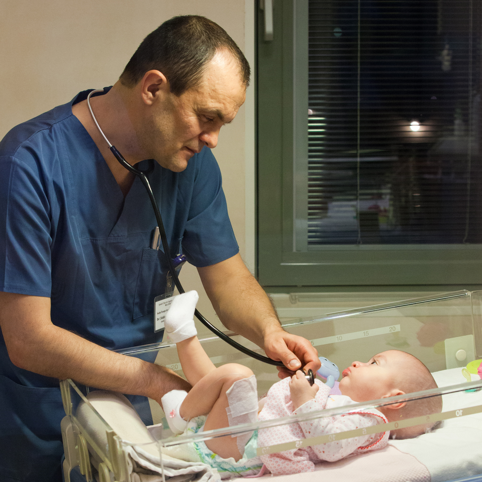 Dr. Catalin Cirstoveanu terapien intensiva nou-nascuti Marie Curie